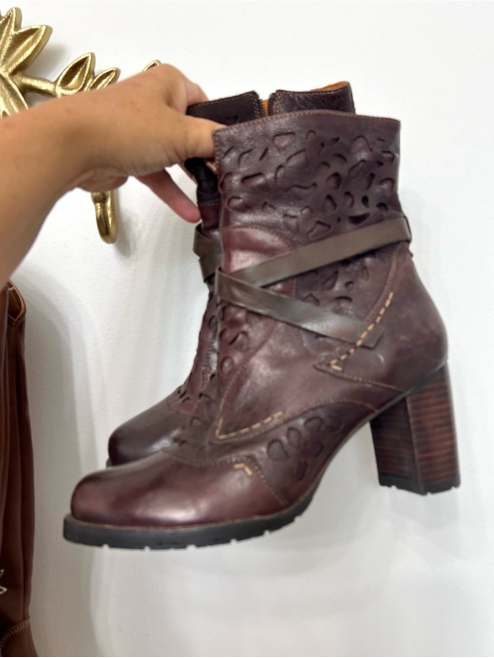 🆕Laser cut genuine leather boot 9